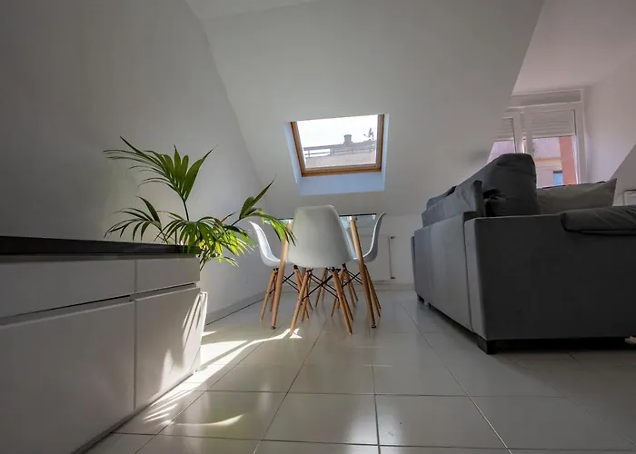 183a Apto En Pleno Centro Con Vistas Al Mar * Gijón